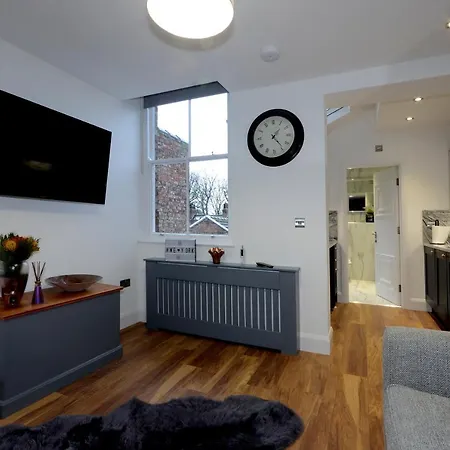 Apartment Priory Street Apartment 3 *